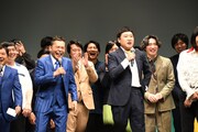 いつものように爆笑問題・太田にメガネを投げ捨てられる南海キャンディーズ・山里