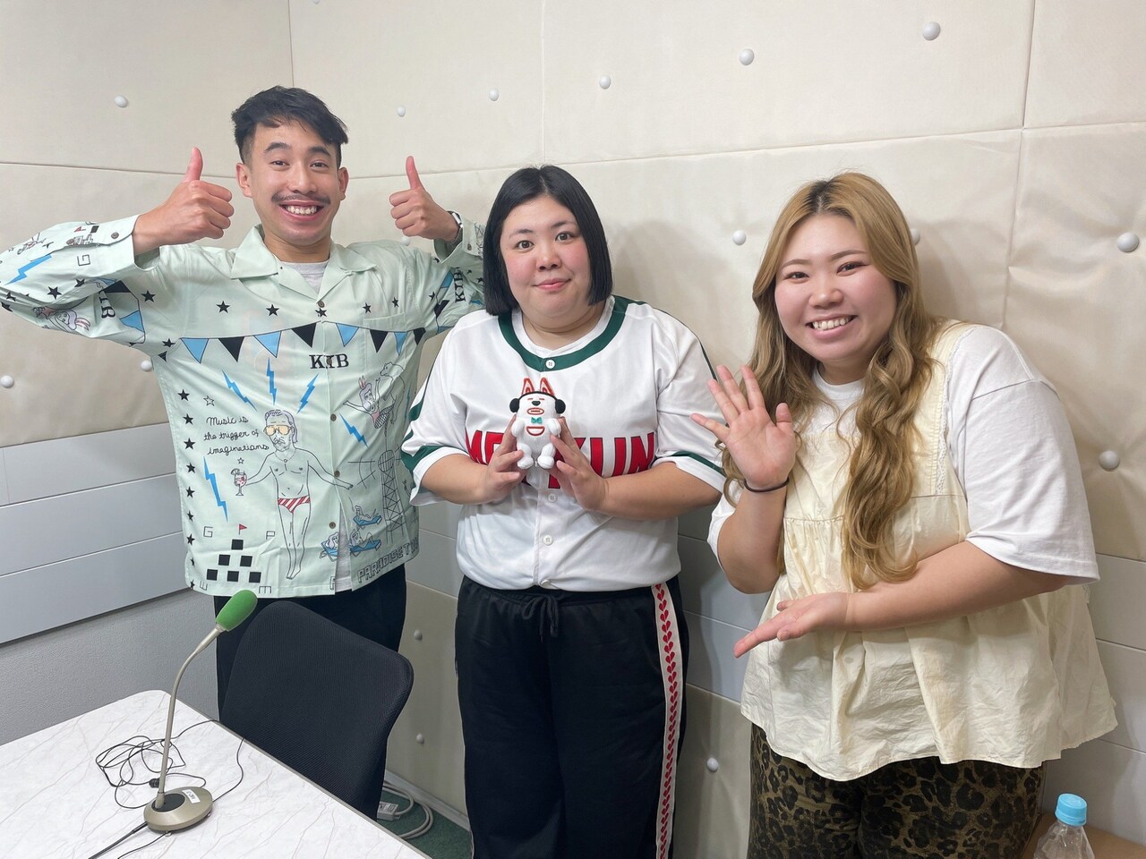 左からマリーマリー・タコス、紅しょうが・熊元プロレス、マリーマリーえびちゃん
