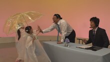 ロバート秋山、ロケ中の雨はもう気にしない