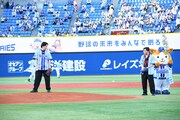 オズワルド伊藤にお手本を見せると意気込む令和ロマンくるま（左）
