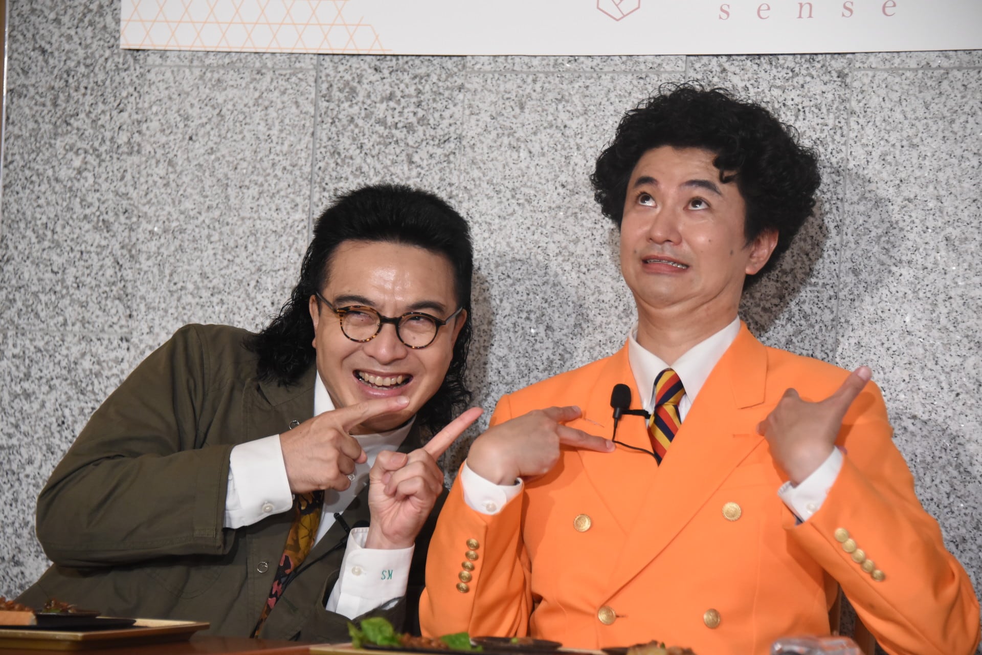 志村けんと加藤茶のフィギュア。 [画像ギャラリー 1/10] - お笑いナタリー