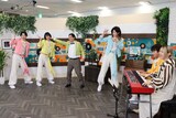 さらば青春の光・森田、ハラミちゃん、モナキのコラボパフォーマンスの様子