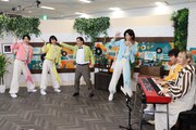 さらば青春の光・森田、ハラミちゃん、モナキのコラボパフォーマンスの様子