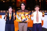 さや香とニッカウヰスキー株式会社の田中栞氏（左）