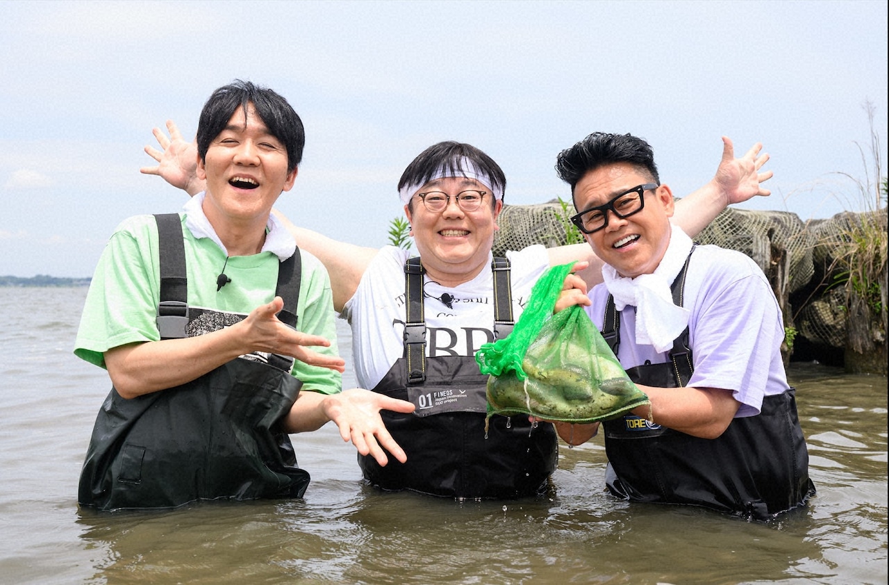 左からタイムマシーン3号、宮川大輔