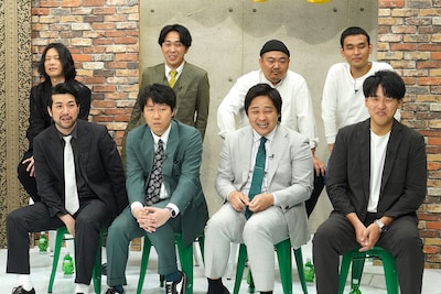 前列左から9番街レトロ、元祖いちごちゃん、後列左からド桜、ダブルヒガシ