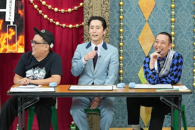 審査員のとろサーモン久保田、ひつじねいり細田、千鳥・大悟