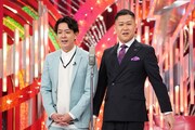 ファイナルステージで漫才を披露するドンデコルテ