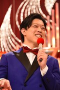 優勝者会見に臨む滝音さすけ