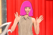 「前髪ぱっつんチェンジ！」に参加する小栗有以
