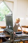 見取り図リリー「BRUTUS」ミュージアム特集に登場、横浜美術館でリトグラフを学ぶ