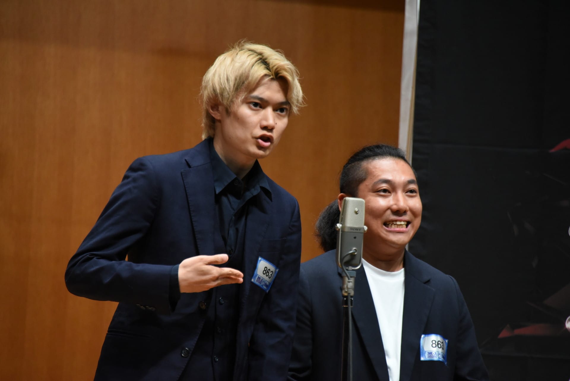 令和ロマンの「38マイクカード」。 [画像ギャラリー 6/13] - お笑い