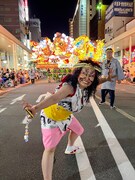 青森市のねぶた祭りにねぶたメイクで参加したキンタロー。