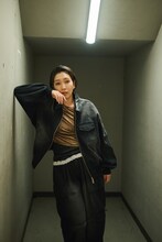 エルフがCMでパラパラ、荒川「はるの無表情も画になってました」
