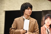 優勝者が自分の1票に委ねられる形になり、少し焦るエバース佐々木
