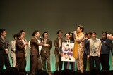 エンディングではしゃぐ爆笑問題とピコ太郎