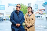 自由が丘を訪れるタモリと佐藤茉那（NHKアナウンサー）