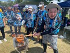 運動オンチのマシンガンズ西堀がドラゴンボート強豪チームの一員としてがんばる様子を麒麟川島らが観察