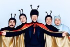 浅野忠信が役者人生初の女王アリ役