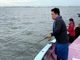 釣りに集中するダイアン津田