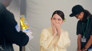 レインボー・ジャンボたかおの登場に驚く畑芽育