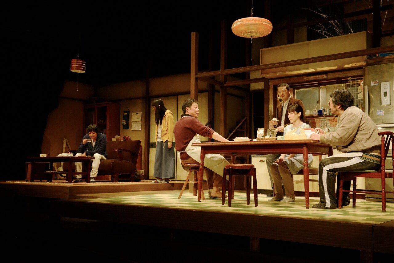 郊外の精肉店を舞台にした濃密な会話劇、赤堀雅秋の最新作「同じ夢」が開幕