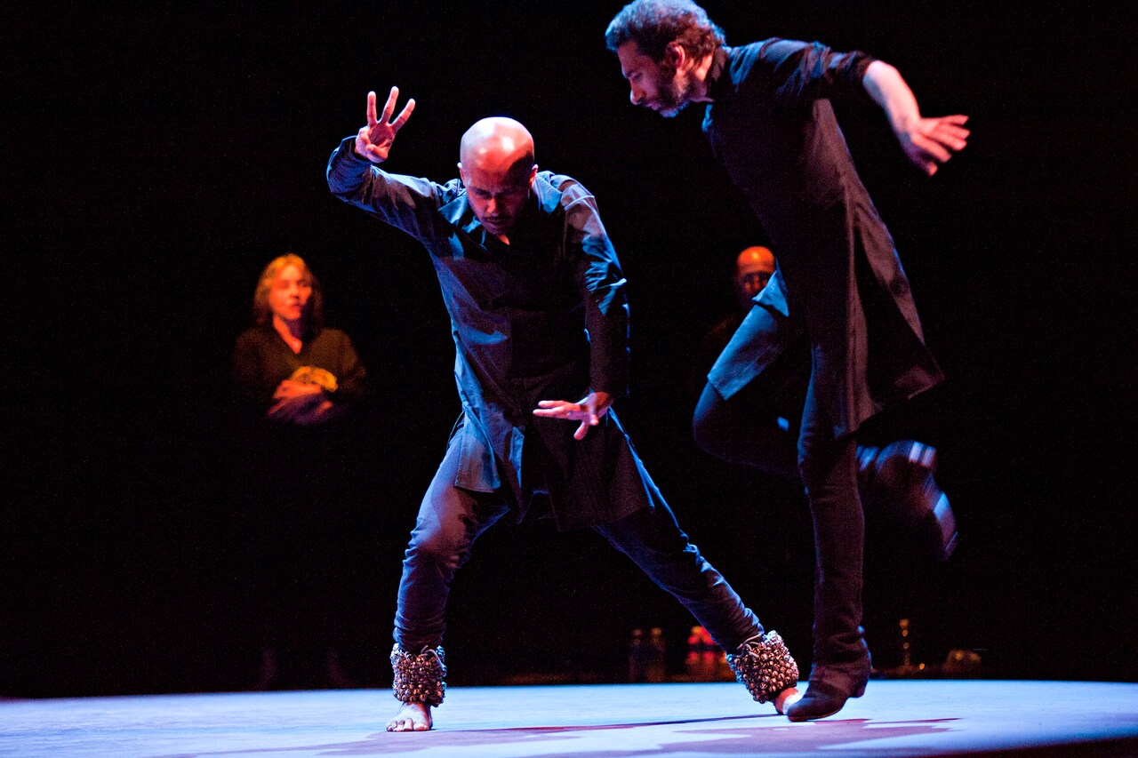 アクラム・カーン＆イスラエル・ガルバン「TOROBAKAートロバカ」（Photo:JeanLouisFernandez）