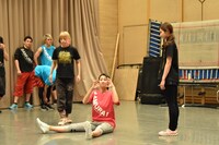 「マッスルミュージカル～ふしぎの国のアリス～」公開稽古の様子。