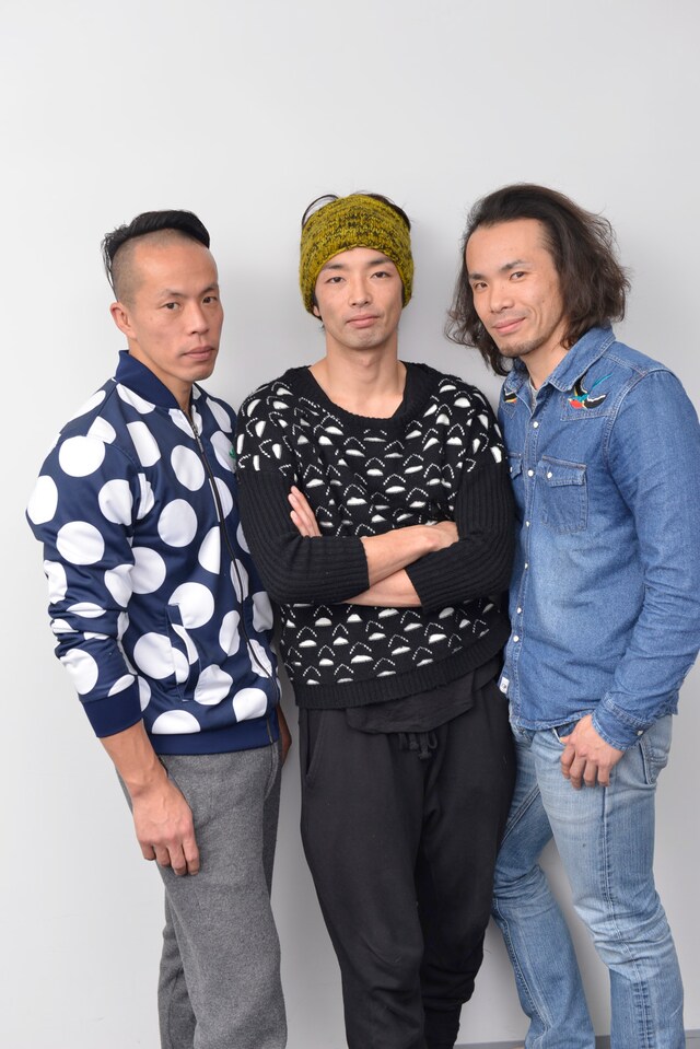 左から大植真太郎、森山未來、平原慎太郎。