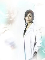 吉川麻美演じる舞台版のオリジナルキャラクター・大沢。