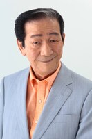 日本喜劇人協会「春の祭典」に出演する小松政夫