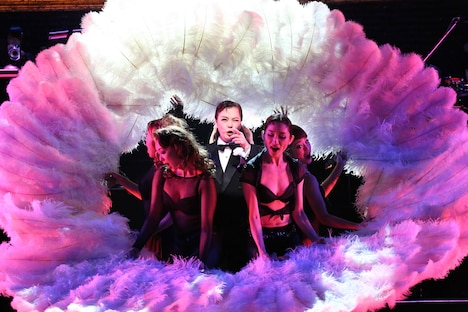 「ブロードウェイミュージカル『シカゴ』宝塚歌劇 OG バージョン」より。