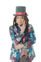 小林健一演じるキャプテン・ドッグマン。