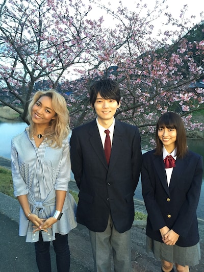 左よりCrystal Kay、古川雄輝、小島梨里杏。