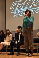 南海キャンディーズしずちゃん（右）。