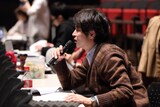 市民と創造する演劇「夏の夜の夢」稽古中の扇田拓也。（撮影：伊藤華織）