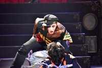 白又敦演じる屋根ウラ。