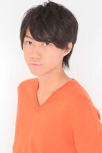 小坂涼太郎。演じるタートル軍曹は、四大幹部の一人。寿命が長いため、とにかくいつも計画が長期的すぎる。しかし、目的に向かってコツコツ努力する根性は本物であり、その姿勢は、コンチュウジャーたちに「俺たちが悪役なんじゃないか……」と思わせてしまうほど。