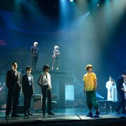 「残響のテロル」開幕、3D映像で魅せる松村龍之介、石渡真修の熱演
