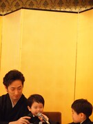 （左から）中村七之助、波野哲之、波野七緒八。