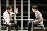 演劇集団キャラメルボックス2016 ダブルチャレンジ 「クロノス・ジョウンターの伝説『きみがいた時間 ぼくのいく時間』」より。（撮影：伊東和則）