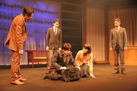 演劇集団キャラメルボックス2016 ダブルチャレンジ 「クロノス・ジョウンターの伝説『きみがいた時間 ぼくのいく時間』」より。（撮影：伊東和則）