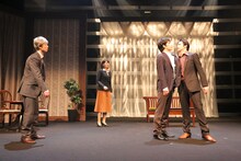 演劇集団キャラメルボックス2016 ダブルチャレンジ 「クロノス・ジョウンターの伝説『きみがいた時間 ぼくのいく時間』」より。（撮影：伊東和則）