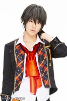 山崎大輝演じる卯月新。