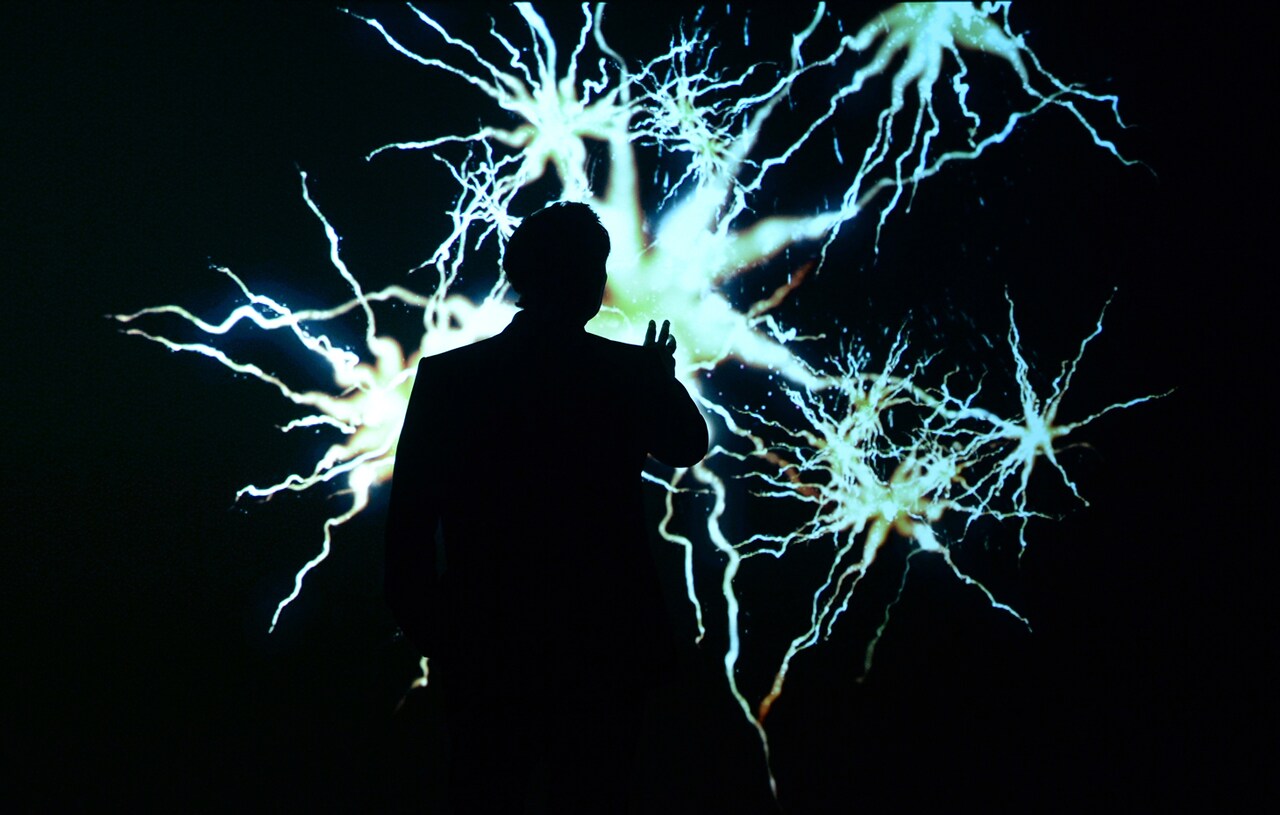 ロベール・ルパージュの自叙伝的一人芝居「887」6月に日本初演