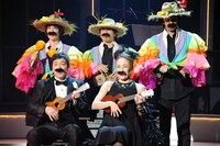 「パルコ・ミュージック・ステージ『ショーガール～こんな出会いも悪くない～』アンコール公演」公開稽古の様子。