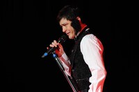 「パルコ・ミュージック・ステージ『ショーガール～こんな出会いも悪くない～』アンコール公演」公開稽古の様子。