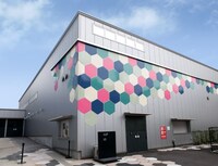 DMM VR THEATERの外観。