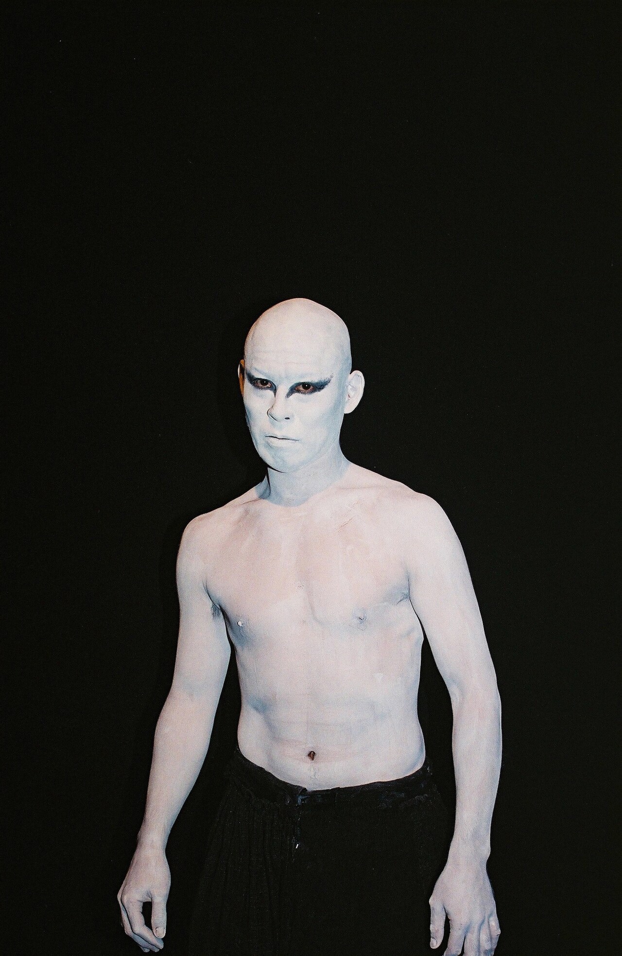 大駱駝艦の奥山ばらば、“体”がテーマの新作ソロ「うつしみ」を上演