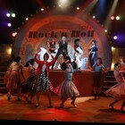 ロカビリー衣装にも注目!カントリー・ガールズ初主演「気絶するほど愛してる!」